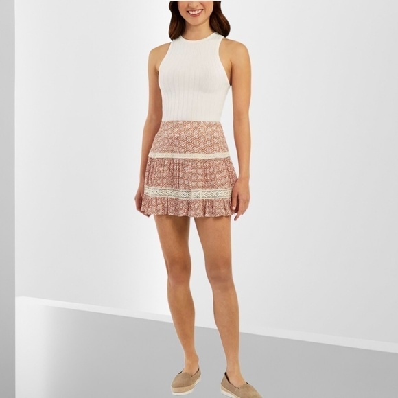 BCX Juniors' Printed Lace Accent Pull-On Swingy Tiered Skirt NWT/XL Jr - Picture 3 of 12